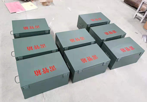 浮山炸药箱和雷管箱一般是怎么存放的？